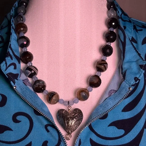 Elegant Blue Banded Agate and Blue Quartz Beaded Heart Pendant Necklace - Picture 6 of 7